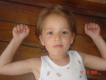 voila sa ses ma niess elle et tro belle lacher des com pour elle stp voilakoi